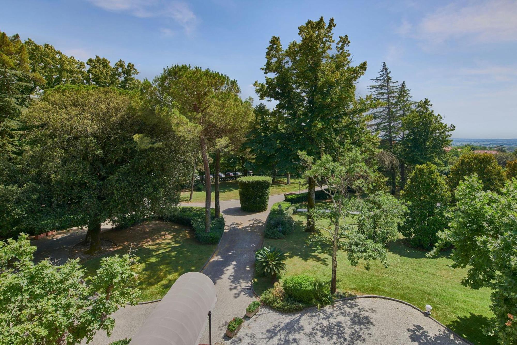 Camera Queen Classic con Balcone e Vista Giardino